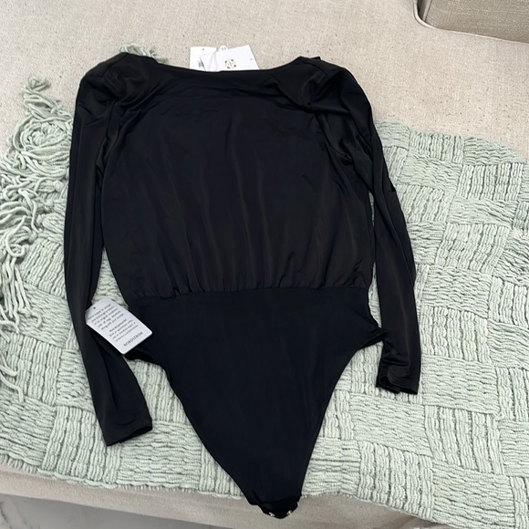 WAYF Women's Black Solano Ruched Draped Cowl Neck Shoulder Pad Bodysuit Size S. - Picture 6 of 10